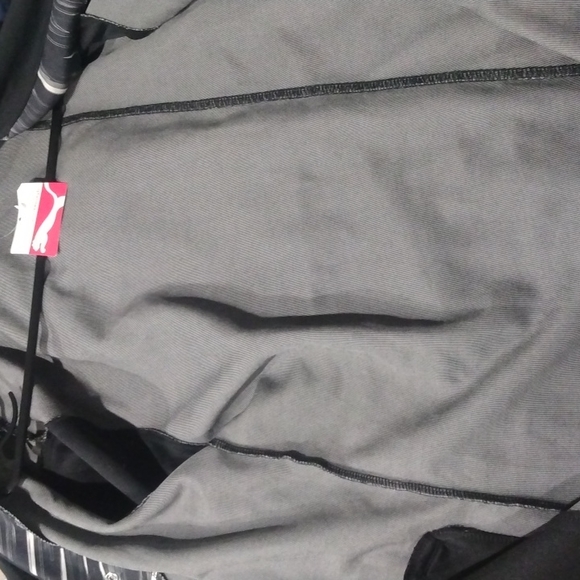 PUMA Hooded Asymmetrical Jacket AOP - Picture 5 of 9